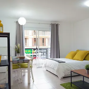 Céntrico Apartamento Con Balcón Cerca De La Playa Apartamento